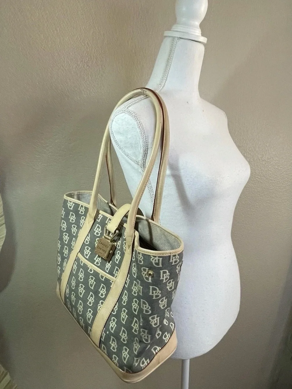 Dooney & Bourke Tote Bag Womens Large Gray Monogram Canvas Leather Shoulder